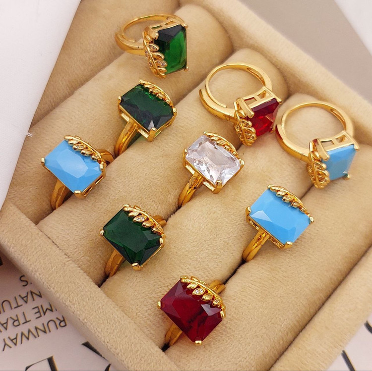 انگشتر طرح دار زنانه