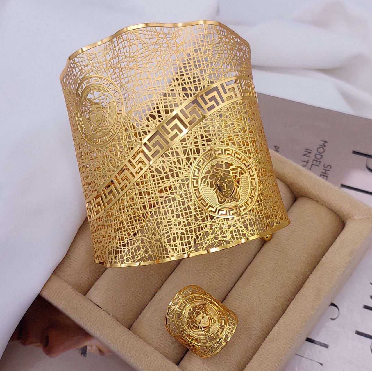 ست دستبند، انگشتر زنانه