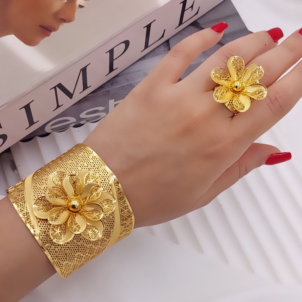 ست دستبند، انگشتر طرح طلای زنانه