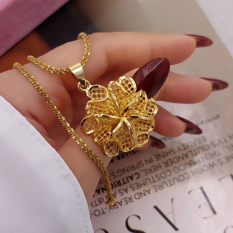 گردنبند طرح طلای زنانه