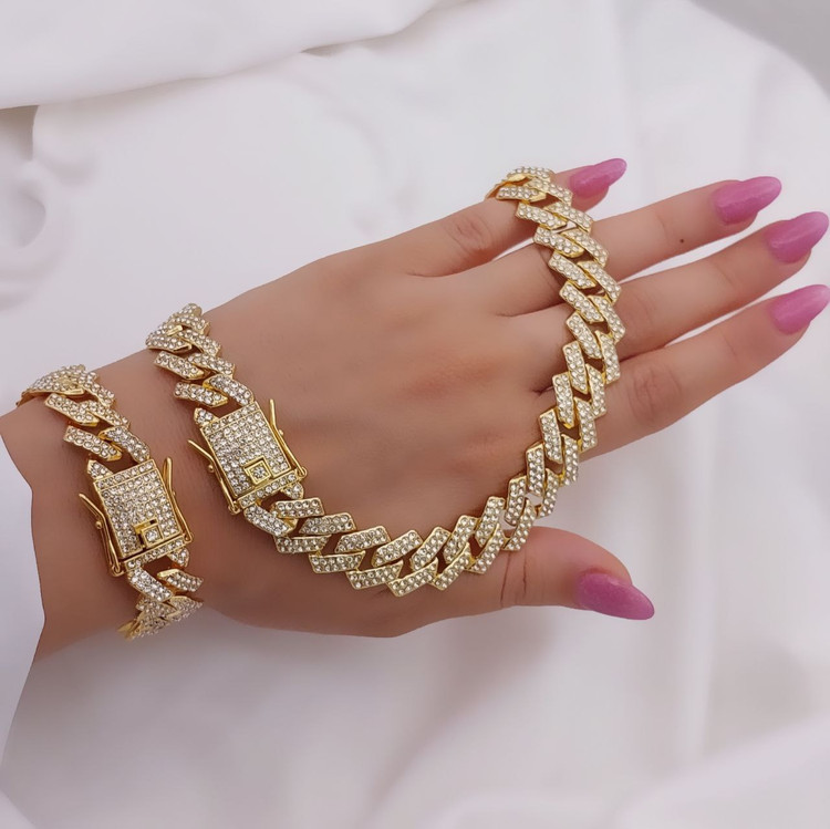 سرویس فول نگین زنانه