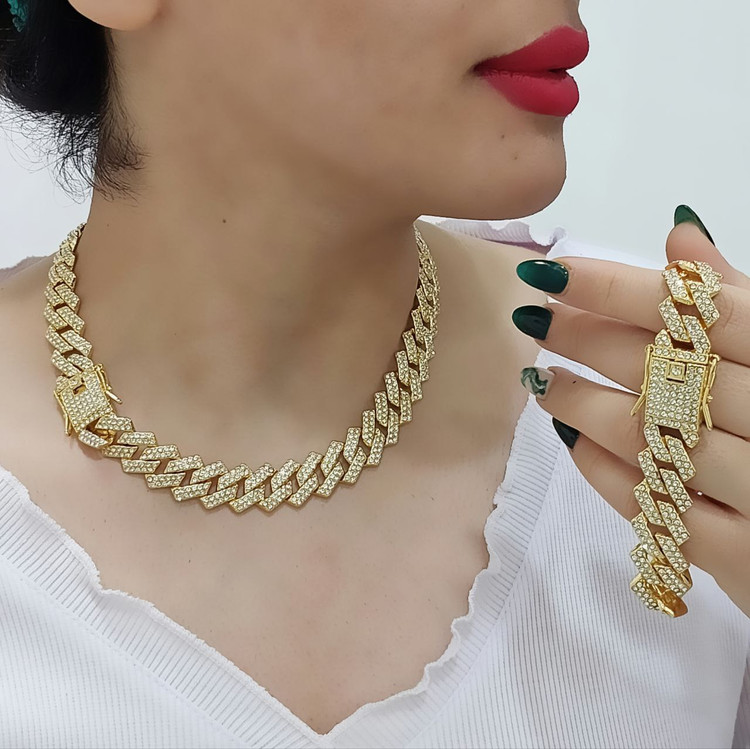 سرویس زنانه