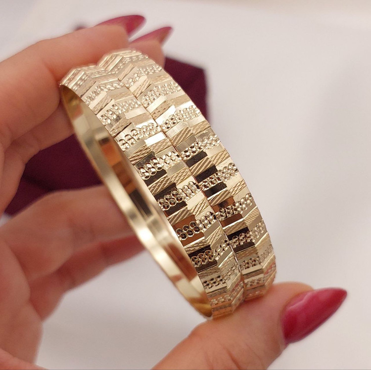 النگو زنانه پهن ۸ میل طرح طلا ساده و براق