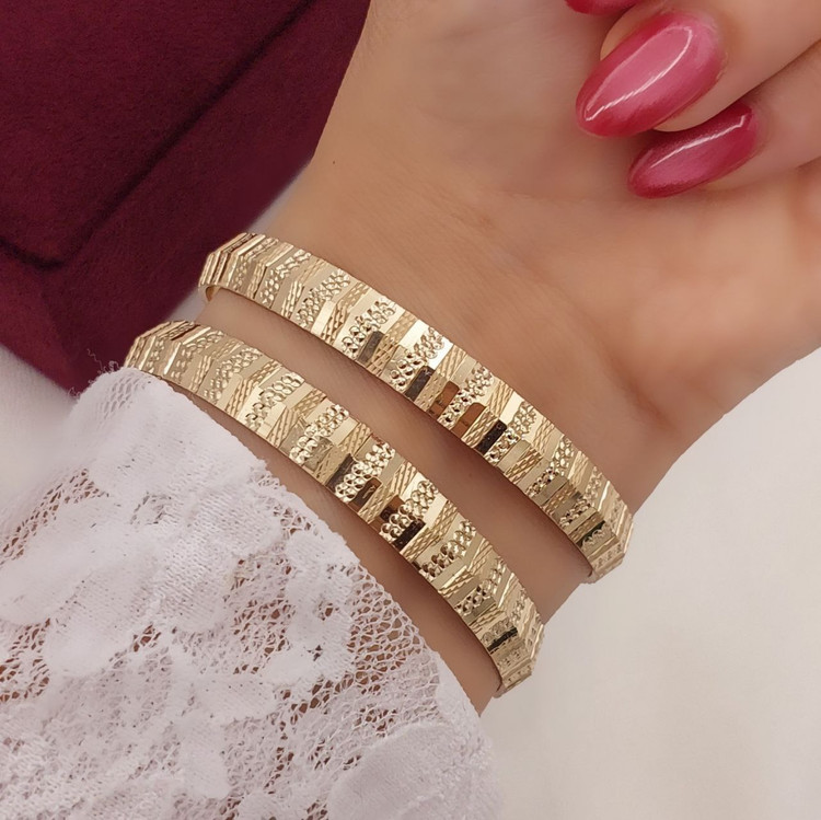 النگو زنانه طرح طلا ساده و براق پک دو عددی