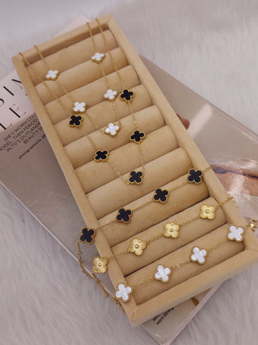 گردنبند ونکلیف دخترانه