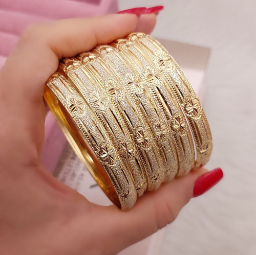 النگو زنانه نیمهپهن ۷ میل طرح طلایی ساده پک سه عددی