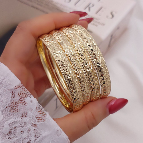 النگو زنانه ۸ میل طرح طلایی پهن و چشمگیر پک دو عددی