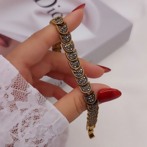 دستبند سیاه قلم زنانه