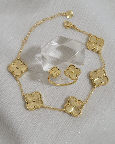 ست دستبند، انگشتر ونکلیف زنانه