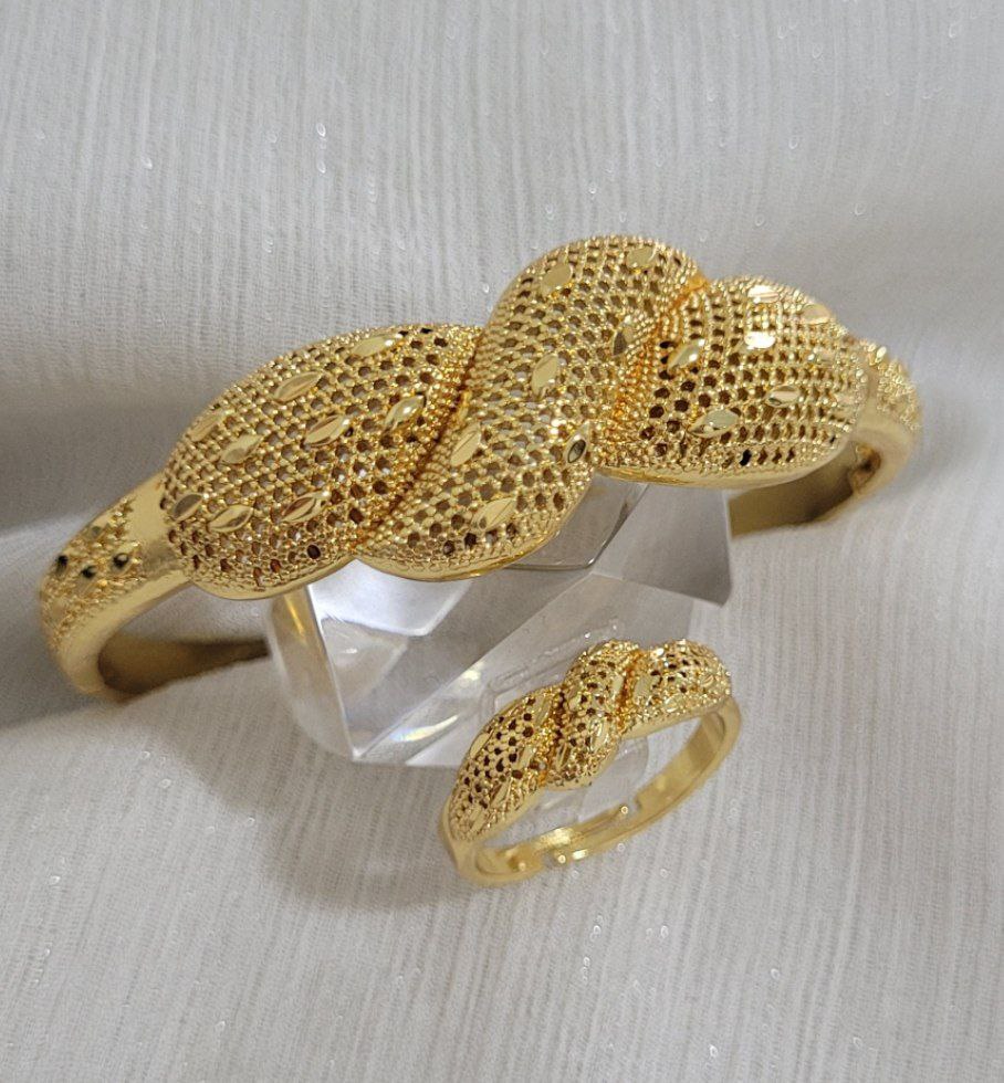 دستبند، انگشتر زنانه