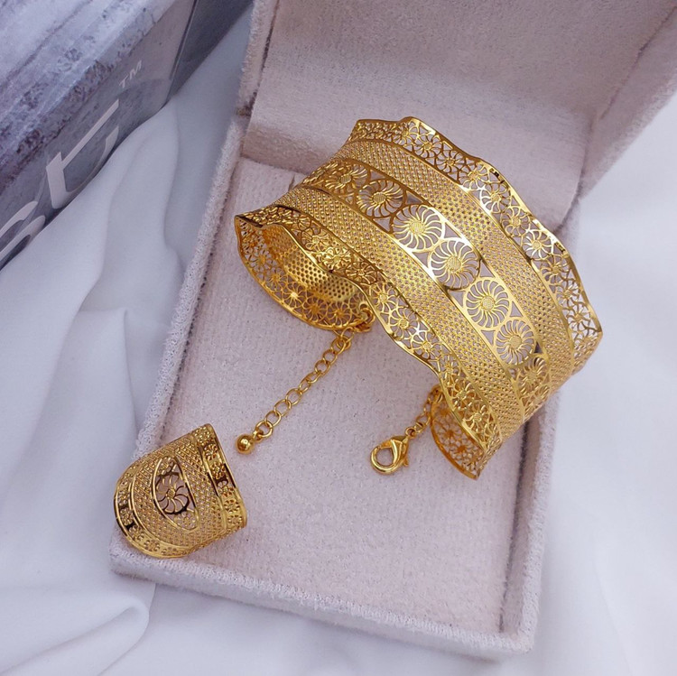 ست دستبند و انگشتر زنانه بحرینی طرح طلا