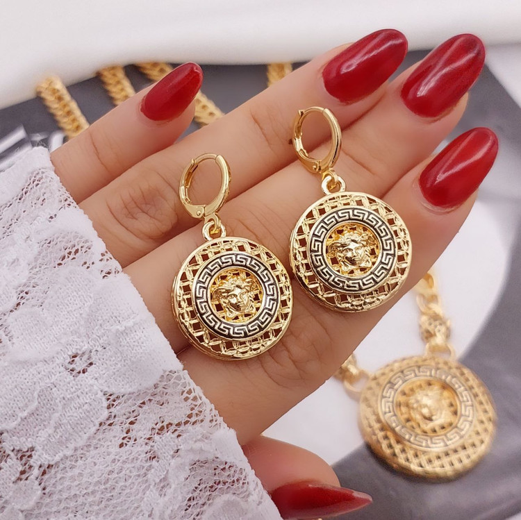 سرویس زنانه مدل ورساچه