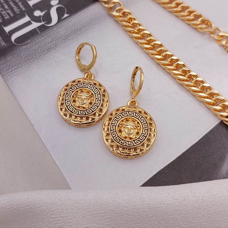 سرویس زنانه طرح طلا مدل ورساچه کارتیر لوکس