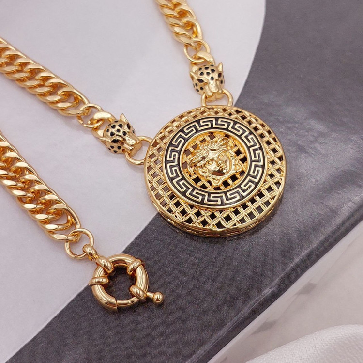 سرویس زنانه مدل ورساچه کارتیر لوکس