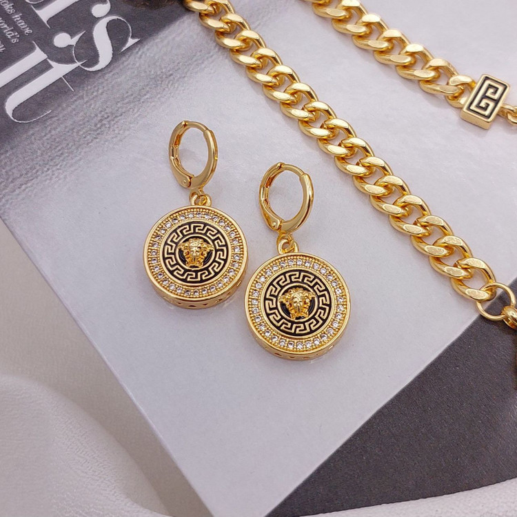 سرویس طرح طلا زنانه مدل ورساچه کارتیر