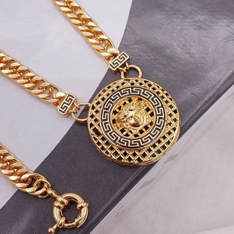 سرویس طرح طلای زنانه مدل ورساچه کارتیر