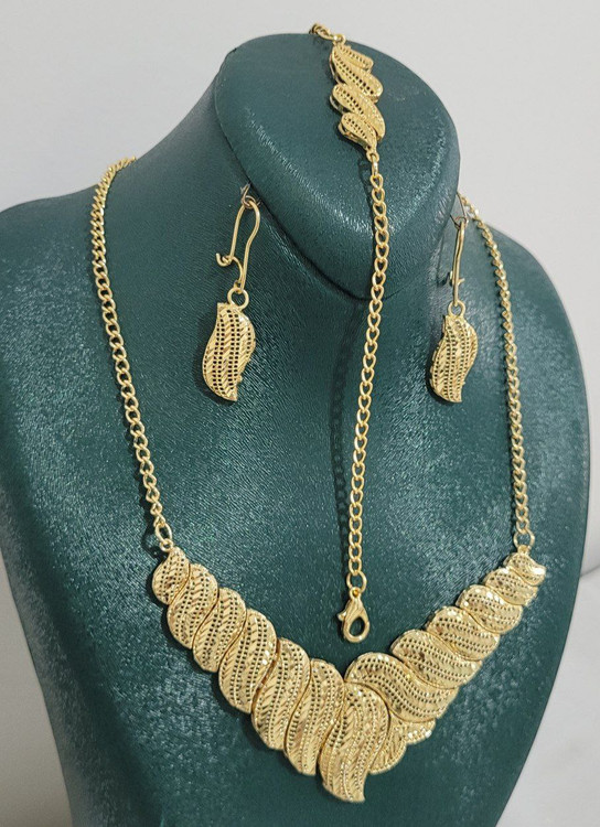 سرویس طرح طلا زنانه مدل مصری رنگ ثابت