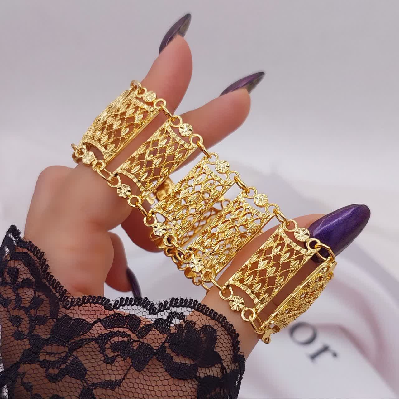 دستبند زنانه رنگ ثابت