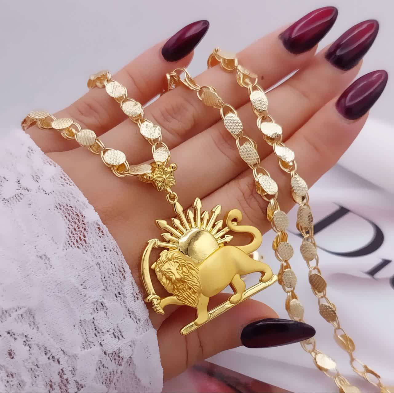 گردنبند طرح طلا زنانه May Dear مدل شیر و خورشید با زنجیر یزدی