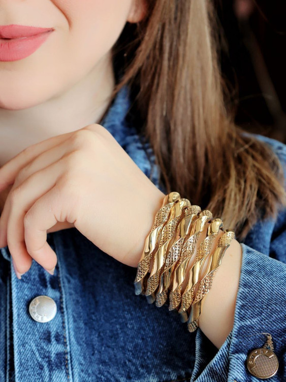 النگو فیوژن زنانه اصل طلا روس مایزیور با طراحی موجی خاص و آبکاری طلایی براق