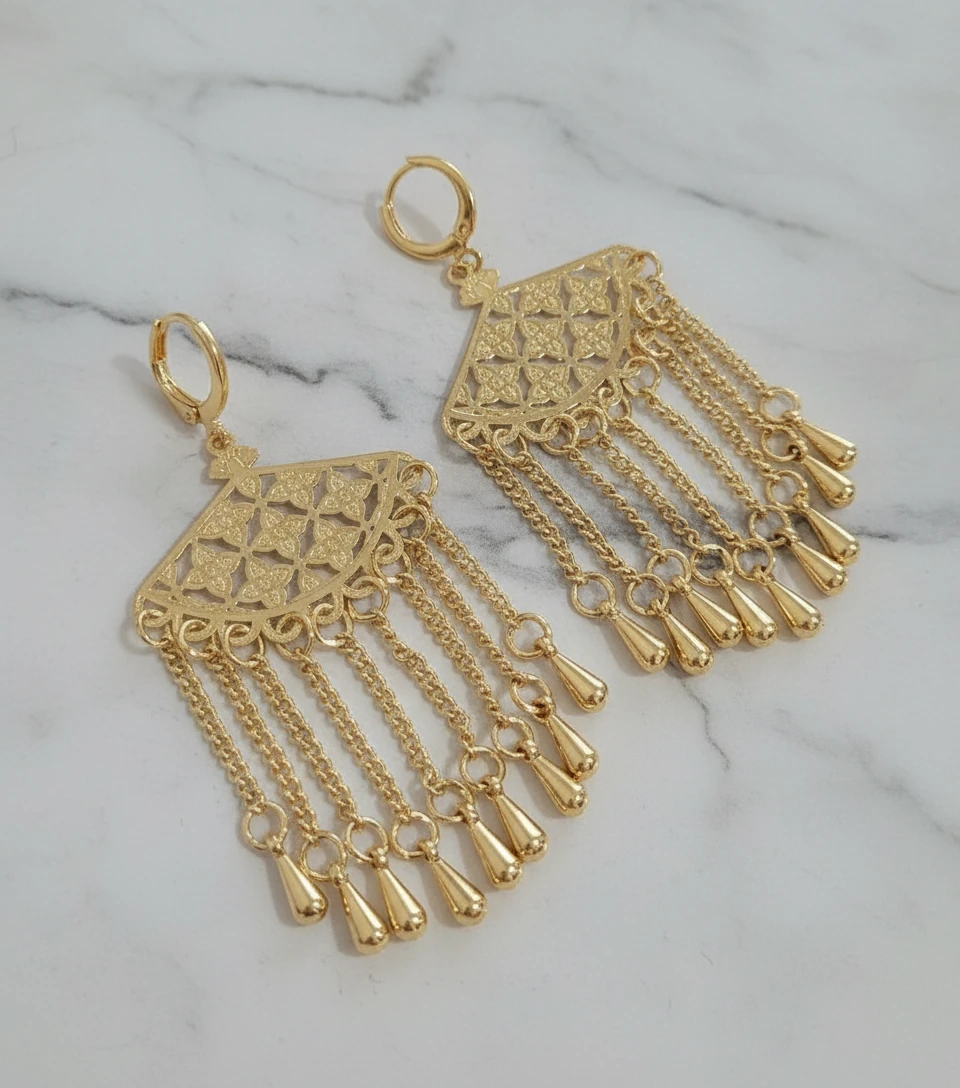 گوشواره آویز بلند بحرینی طرح طلا مناسب استفاده دائم