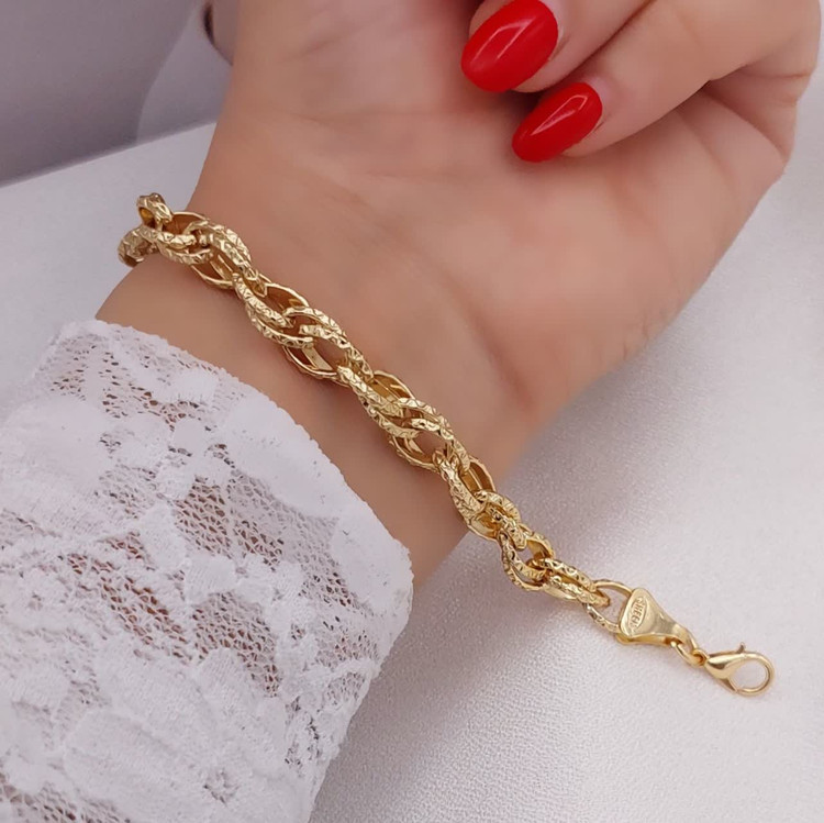 دستبند حلقهای زنانه طرح طلا برند شین با طراحی زنجیری و بافتهای ظریف مدل۴