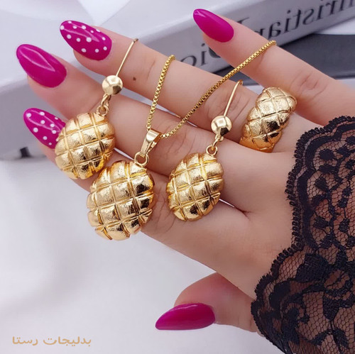 نیمست انگشتردار زنانه برند H_M با طراحی بیضی و بافتبرجسته ظاهری خاص