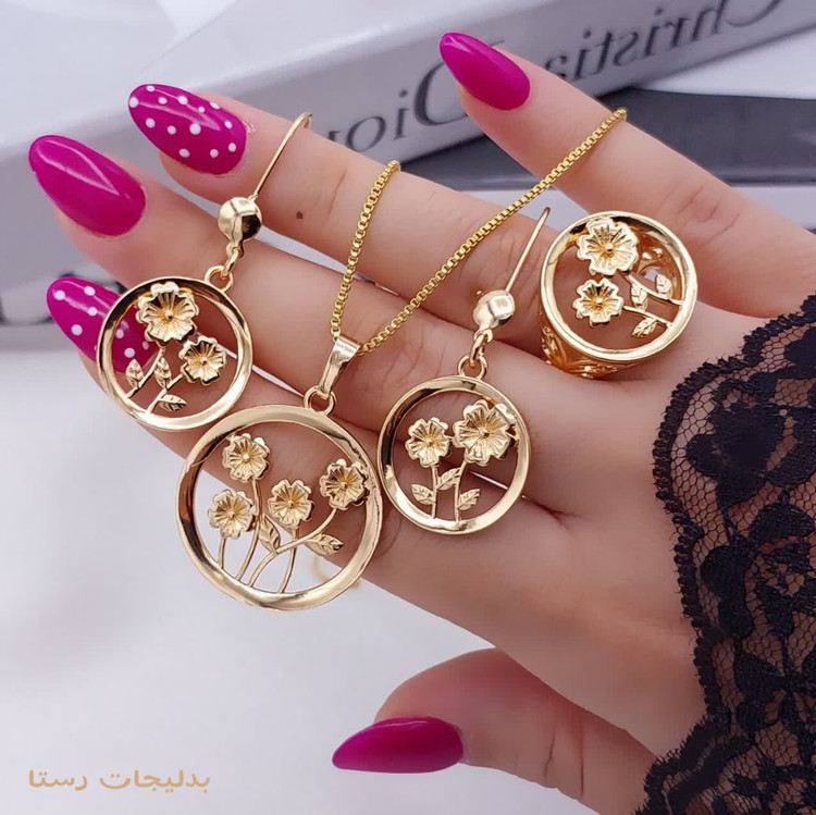 نیمست انگشتردار زنانه برند H_M با طرح گلدریچهای داخل قاب دایره