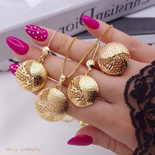 نیمست انگشتردار زنانه برند H_M با طراحی دایرهای و ترکیب دو نوع بافت سطحی