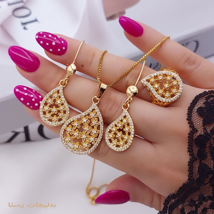 نیمست انگشتردار زنانه برند H_M با طراحی اشکی و زمینه کاملاً مشبک