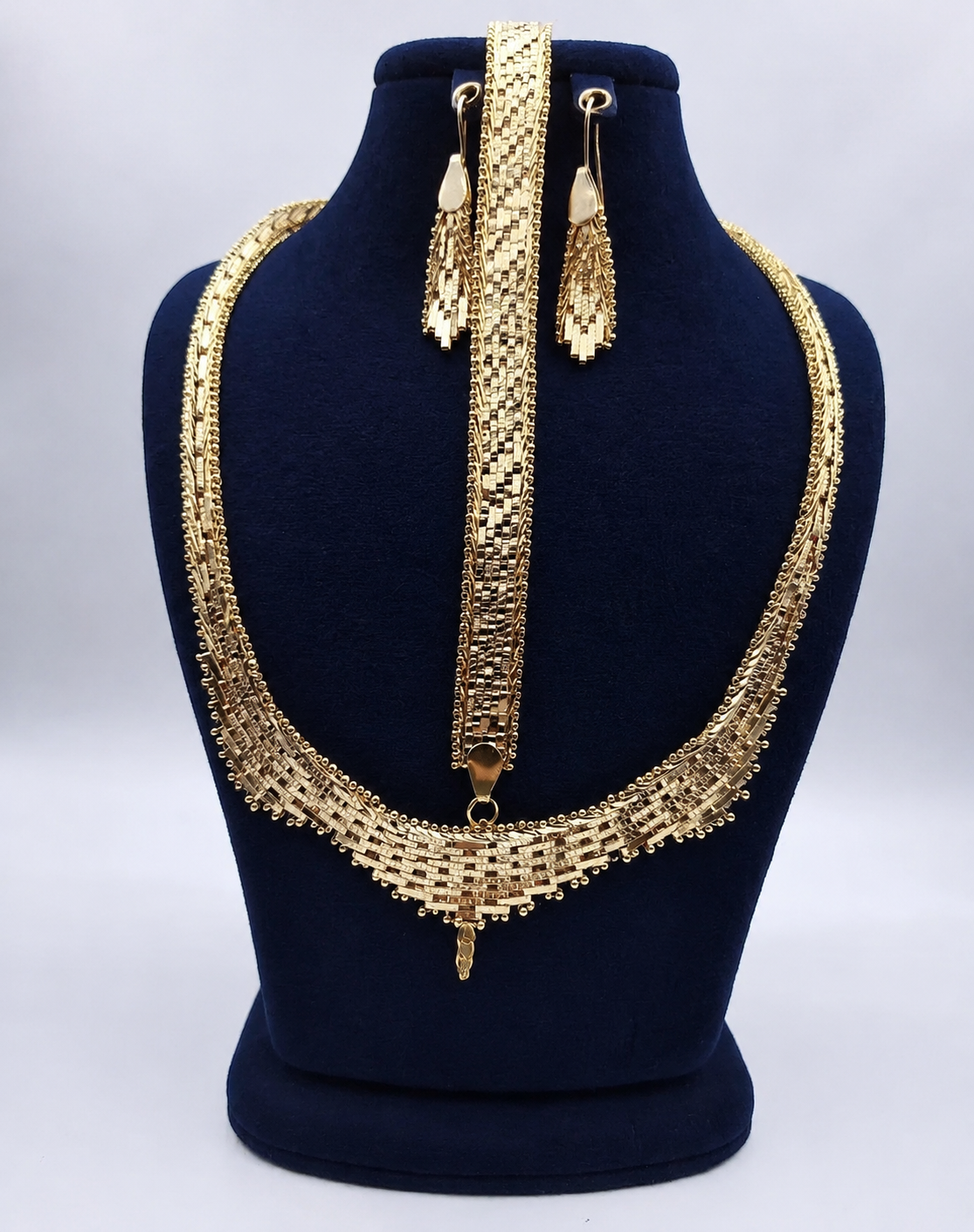 سرویس شیک و پرفروش طرح طلای زنانه