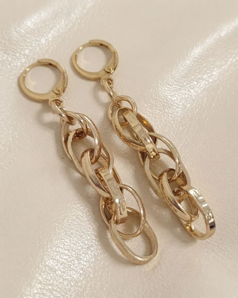 گوشواره شنل ورساچ Dream با طراحی زنجیری طرح اول