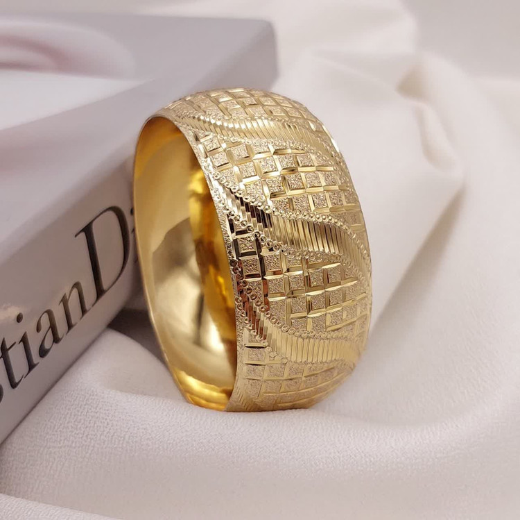 نمای کلی تکپوش ۳ سانتیمتری طلاروس مدل فریناز برند رستا