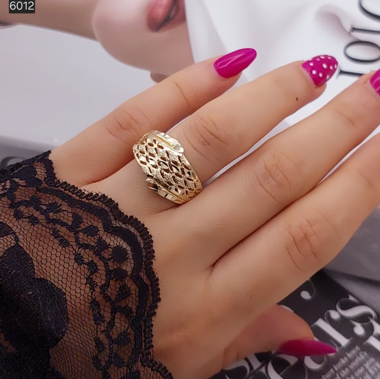انگشتر طلاروس زنانه مدل ثمین کد ۶۰۷۸ با طراحی ظریف، رنگ ثابت و جلوه‌ای شیک برای استایل روزانه