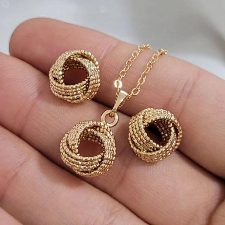 نمای نزدیک نیم ست گره مارک ژوپینگ رنگ ثابت و کاملاً ضد حساسیت پوستی