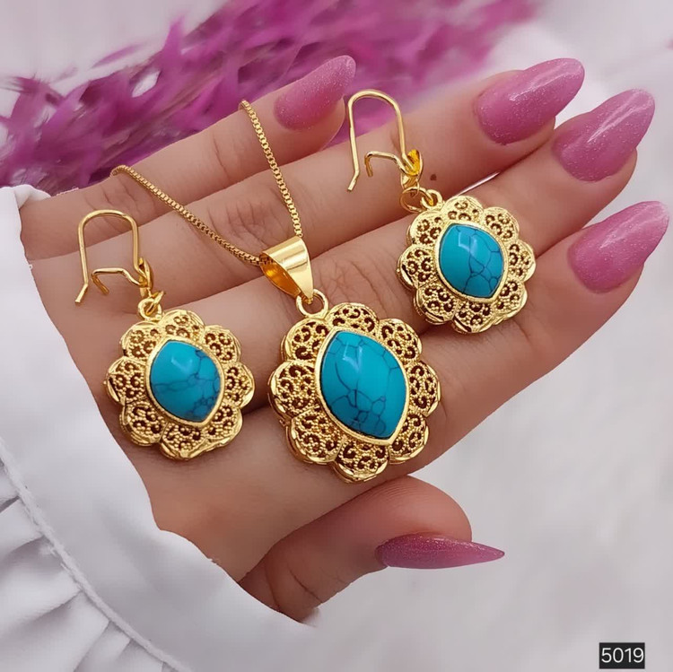 خرید نیمست زنانه سنگدار آویزی مای دیر با زنجیر ونیزی ۴۵ سانتی و ساختار ضدحساسیت