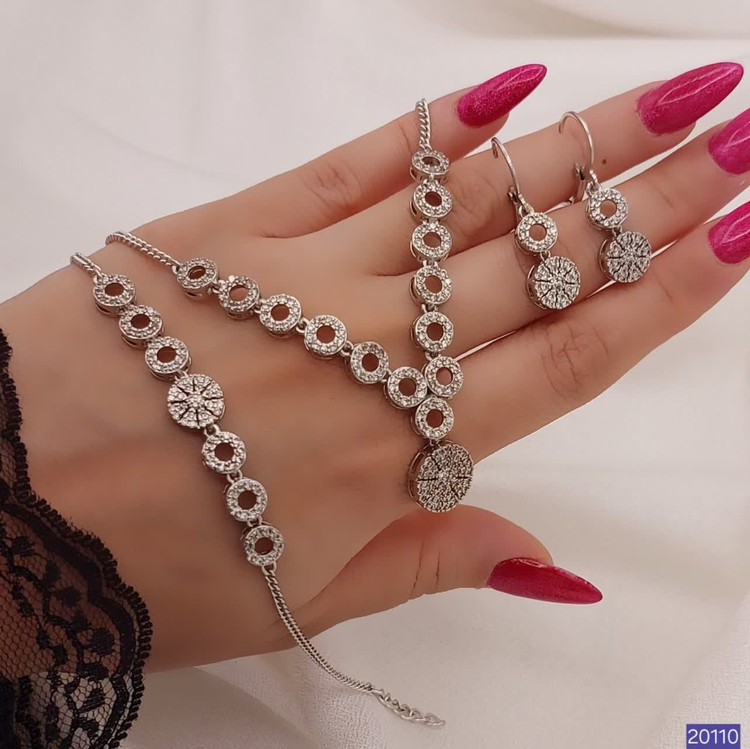 نمای نزدیک سرویس جواهری کهکشانی شین، طراحی جدید، رنگ ثابت، ضد حساسیت، مناسب مجالس لوکس زنانه