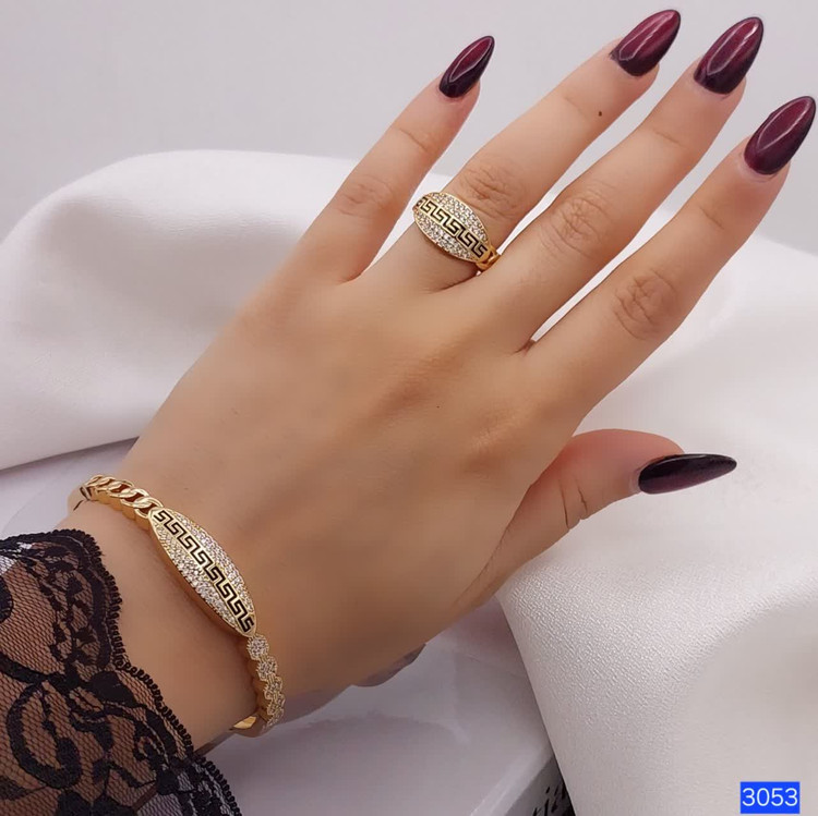 ست زنانه ورساچ نگینی روژین کد ۳۰۵۳ با انگشتر قابل تنظیم و دستبند سایز ۲ تا ۴