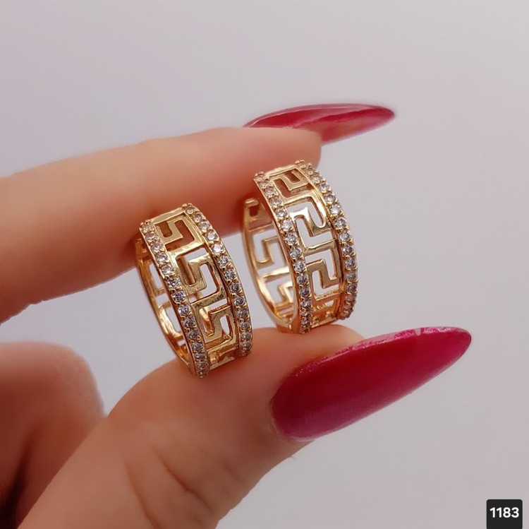 گوشواره زنانه ژوپینگ اصل مدل ورساچ مناسب استایل مجلسی و خاص