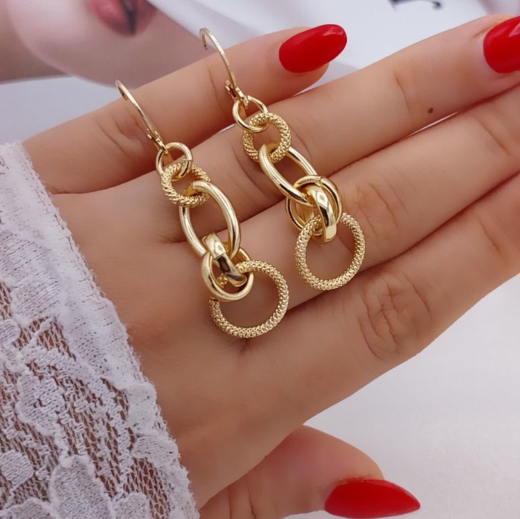 گوشواره زنانه حلقهای مارک شین کد ۱۱۱۳ مناسب استایلهای مجلسی و روزمره مدرن