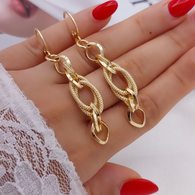 گوشواره زنانه حلقهای مارک شین کد ۱۱۱۳ مناسب استایلهای مجلسی و روزمره مدرن