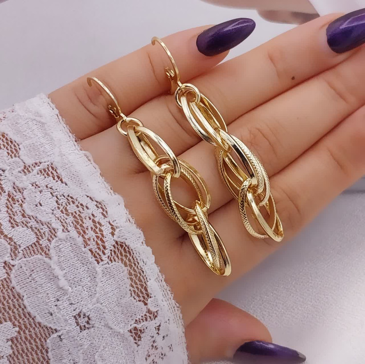 گوشواره شیک و مدرن زنانه طرح طلا شین کد ۱۱۱۶ مناسب برای مجالس و استفاده روزمره