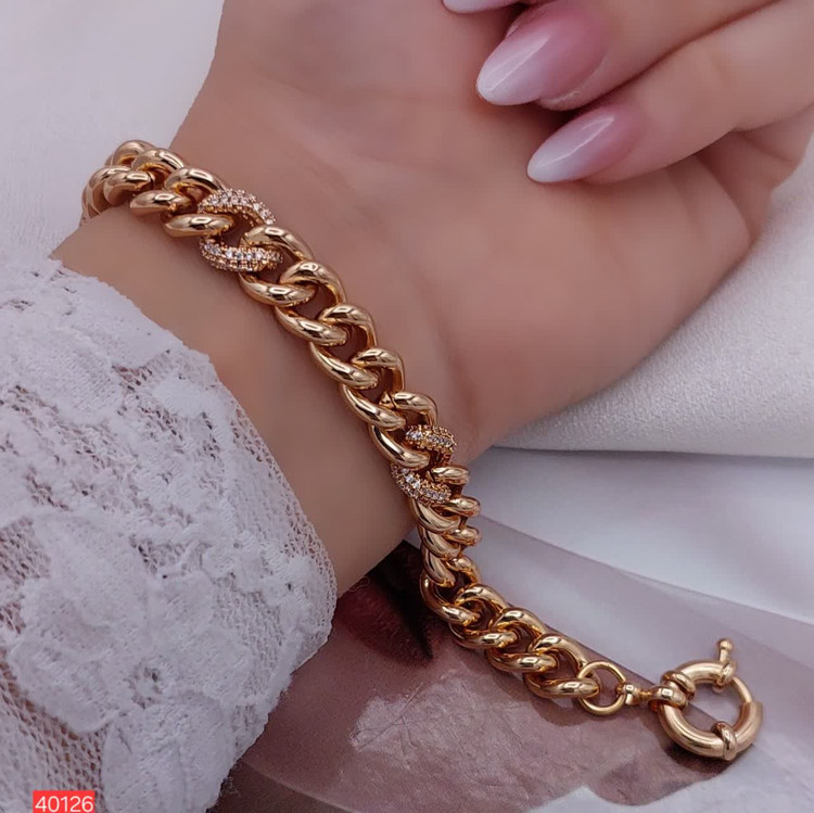 1. دستبند زنانه ژوپینگ مدل ساناز با آبکاری طلا و طراحی ظریف 2. خرید دستبند مارک ژوپینگ اصل مدل ساناز از بدلیجات رستا 3. اکسسوری زنانه شیک ژوپینگ مدل ساناز کد 40126