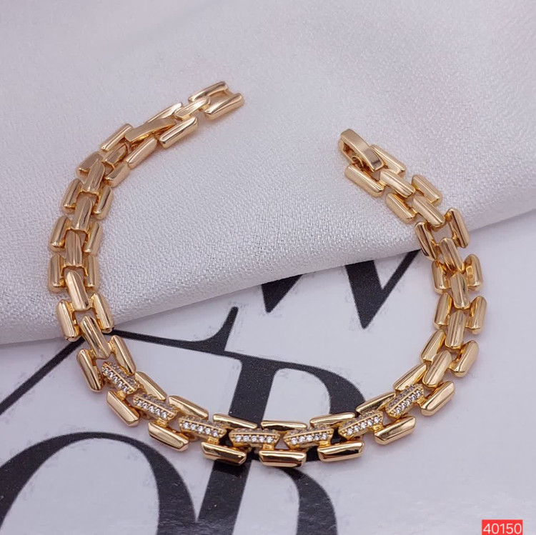 1. دستبند ژوپینگ مدل رولکس نگینی زنانه با آبکاری طلای لوکس و درخشان کد 40150 2. خرید دستبند مارک ژوپینگ طرح رولکس نگین دار کد 40150 از فروشگاه آنلاین بدلیجات رستا 3. دستبند مجلسی ژوپینگ مدل رولکس نگینی ضد حساسیت با کیفیت ساخت تضمین شده کد 40150