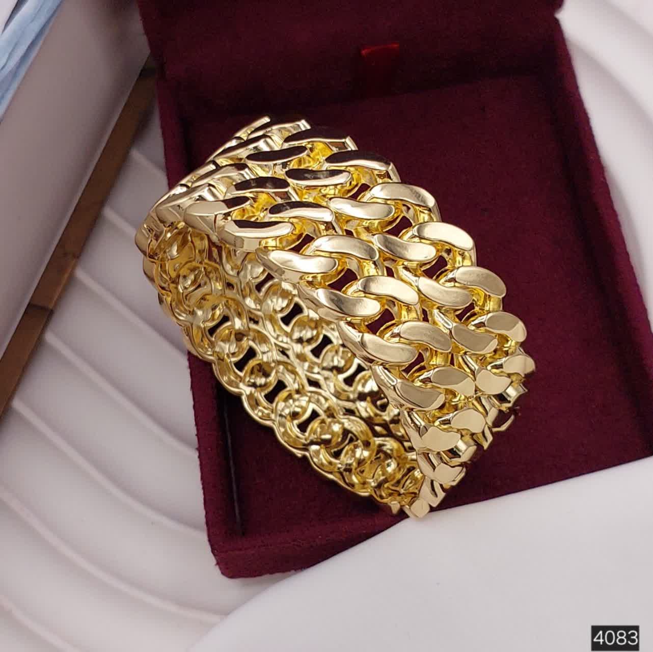 1. دستبند قفلی کارتیه تمام طلایی دورج جدید کد 4083 2. خرید دستبند کارتیر دو ردیفه رنگ ثابت مدل 4083 بدلیجات رستا 3. نمای نزدیک قفل و طراحی زنجیر دو رج در دستبند کارتیه کد 4083