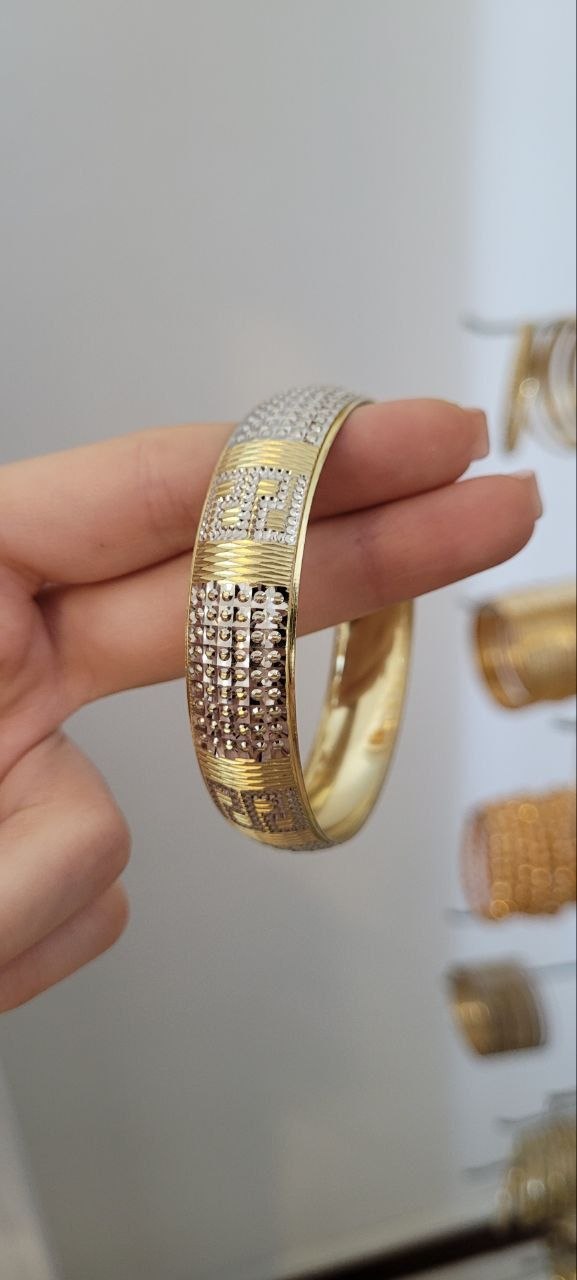 ست کامل گردنبند و گوشواره طرح ورساچ طلاروس، کیفیت عالی و رنگ ثابت - کد 0023 - بدلیجات رستا
