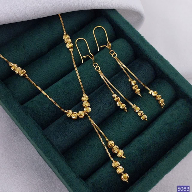 نیمست زنانه آلبرنادو کد ۵۰۶۳ مارک CITY GOLD با آبکاری طلای واقعی، رنگ ثابت و کیفیت عالی